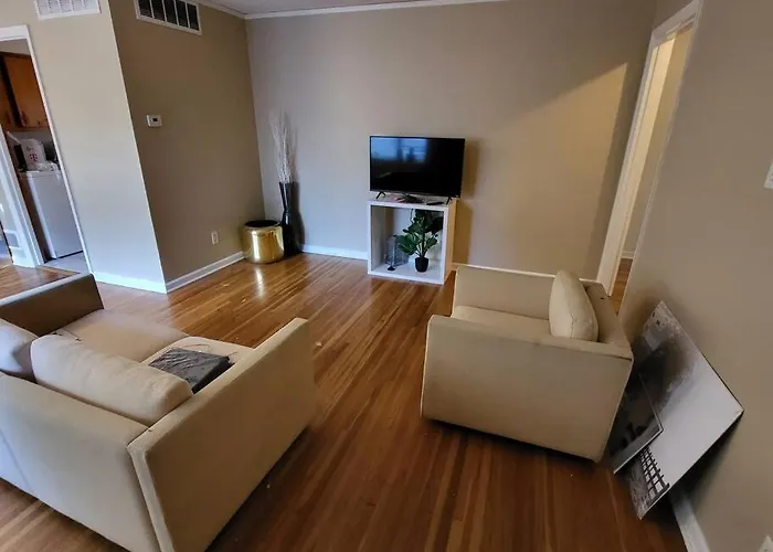 Simple 3 Bedroom U Of Memphis Area Home