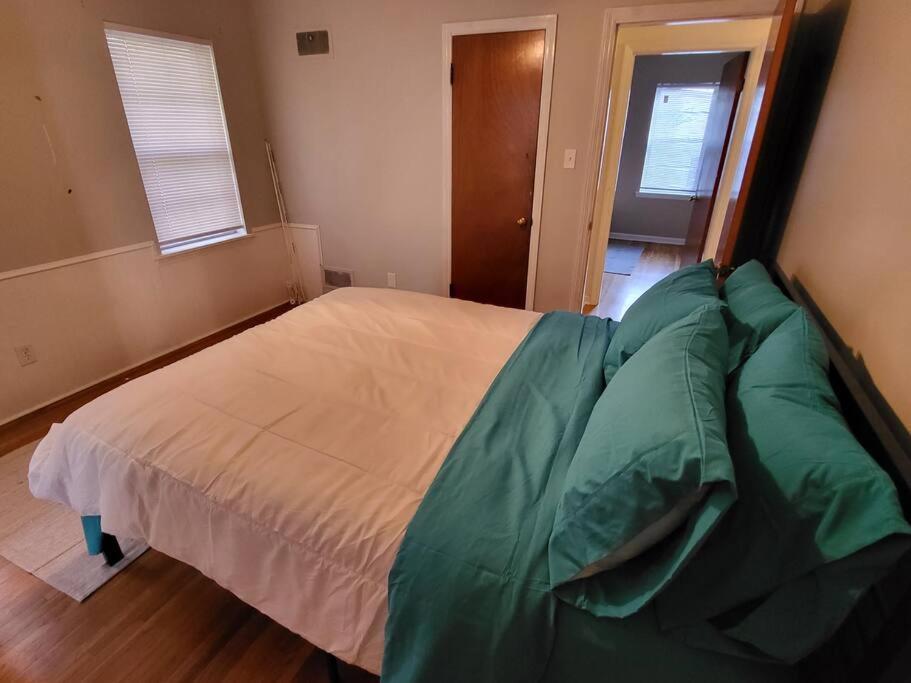 Holiday home Simple 3 Bedroom U Of Area Memphis