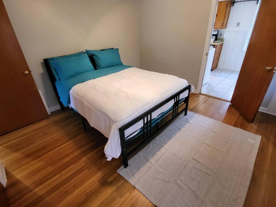Simple 3 Bedroom U Of Area Holiday home *